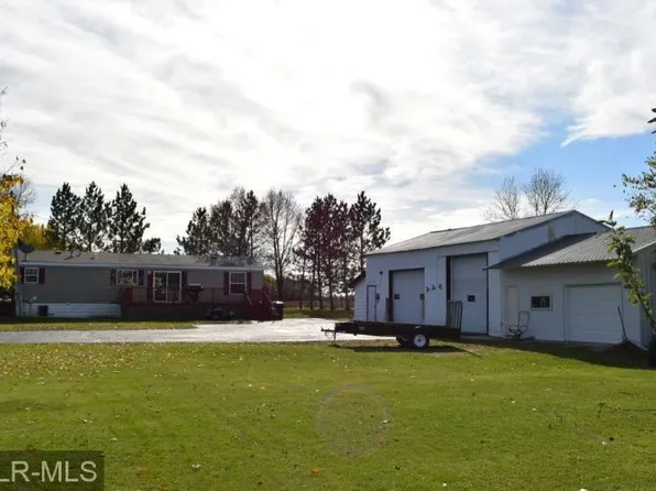 105 N Power St, Hewitt, MN 56453