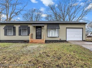 5600 Manor Dr, Lansing, MI 48911