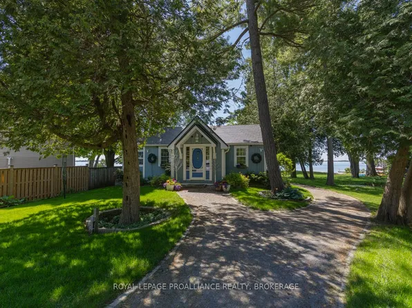 138 Nicholson Point Rd, Loyalist, ON K0H 1G0