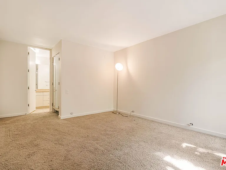 330 S Barrington Ave #210 — Photo 14
