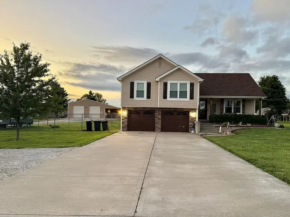 15200 Roger Rd, Leavenworth, KS 66048