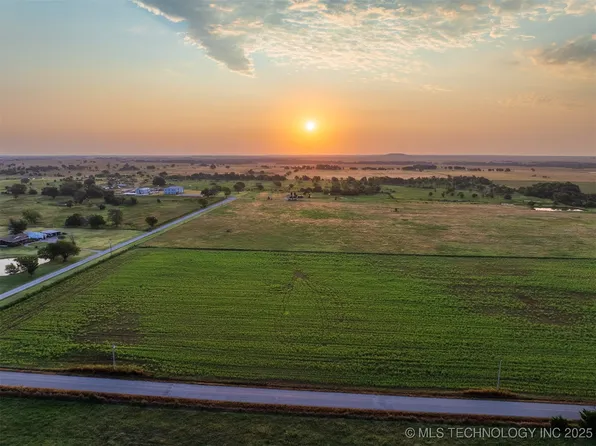 2 N 3990th Rd, Dewey, OK 74029