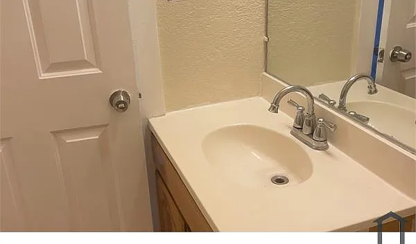3 bed, 1250 sqft, $2,800 — Photo 2
