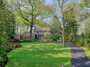 800 Back Bay Rd, Delafield, WI 53018