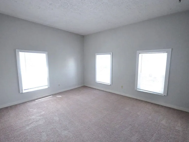 1518 Worthington St #A — Photo 7