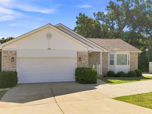 1562 Scenic Dr, Herculaneum, MO 63048