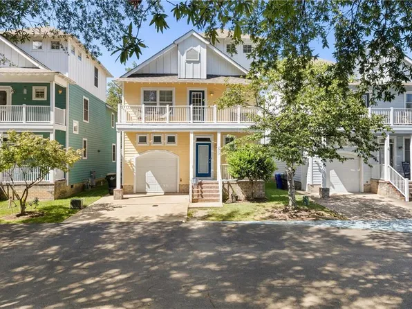 2449 Tranquility Ln, Virginia Beach, VA 23455