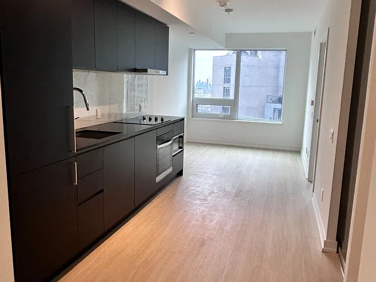 8 Wellesley St W #2702 — Photo 2