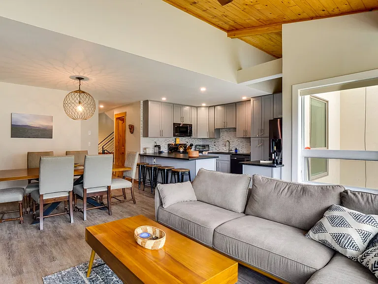 Columbine Cir — Photo 4