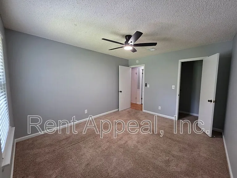 102 Park Place Dr — Photo 13