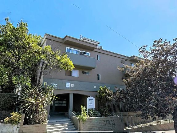 4th image of 122 N Commonwealth Ave APT 114