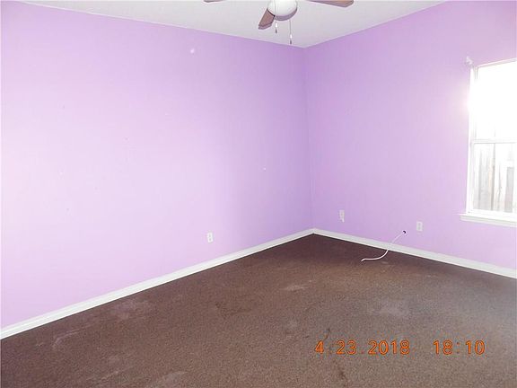 2nd image of 729 N Ezidore Ave