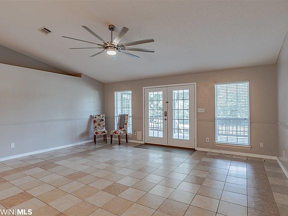 4th image of 30645 Cypress St