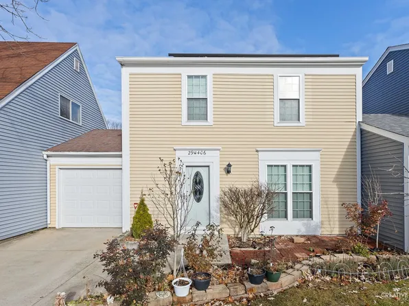 29W406 Butternut Ln, Warrenville, IL 60555