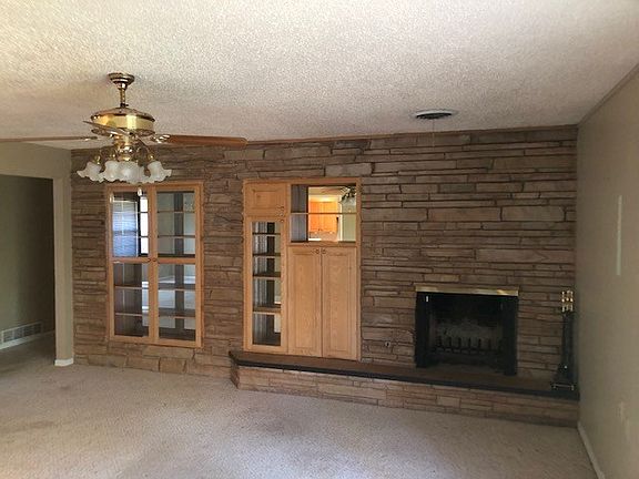 4th image of 2753 Shamrock Dr
