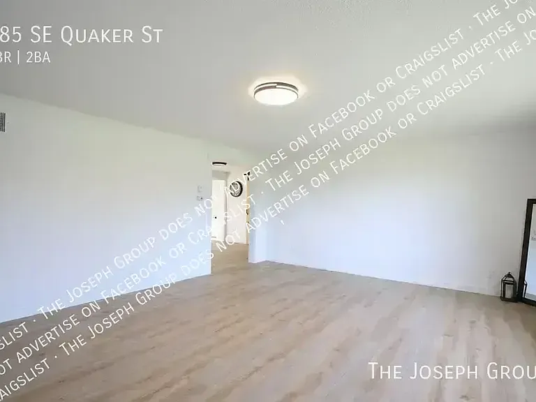 285 SE Quaker St — Photo 20