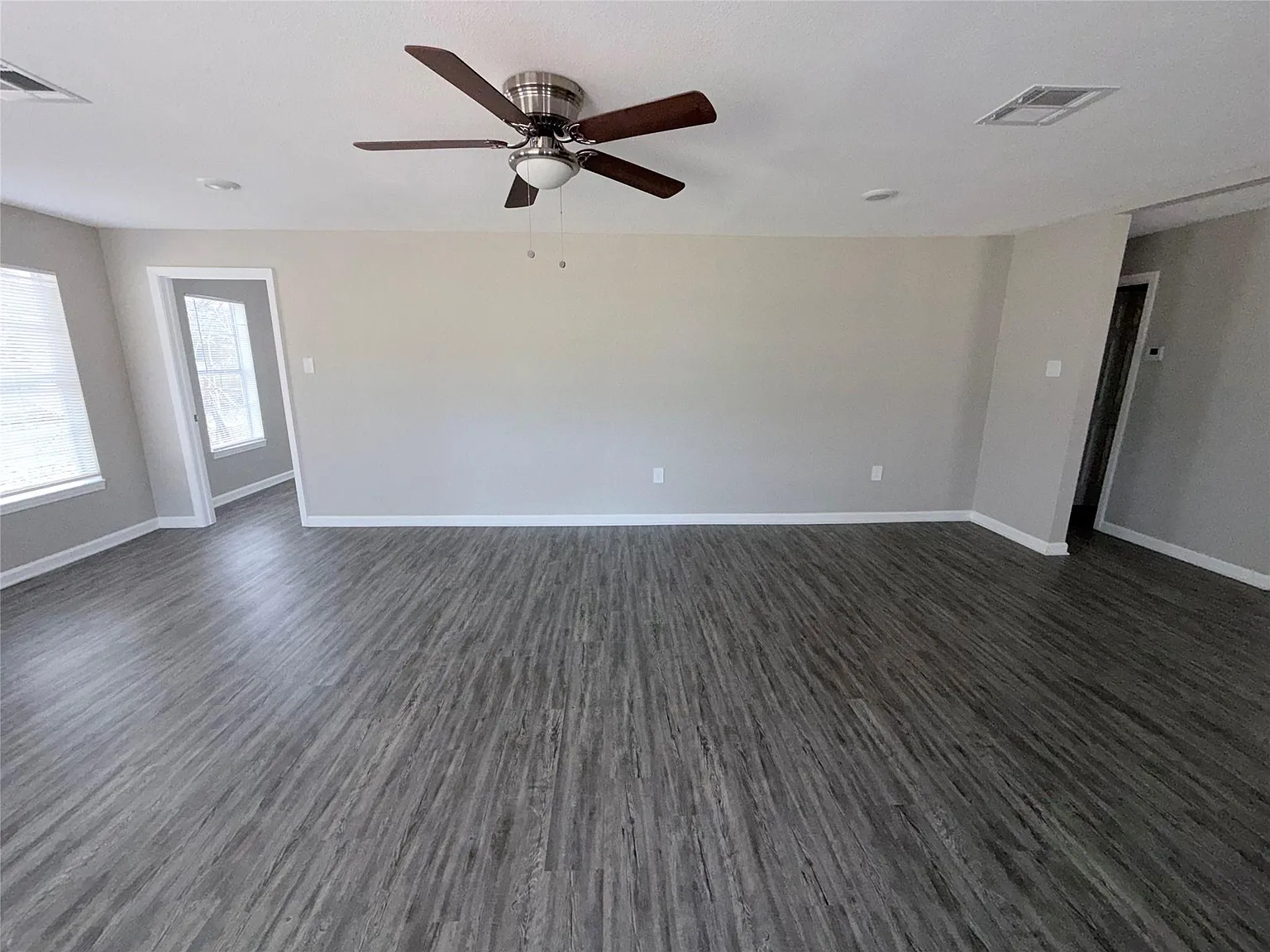 4 bed, 3.0 bath, 1898 sqft, $1,700 — Photo 4
