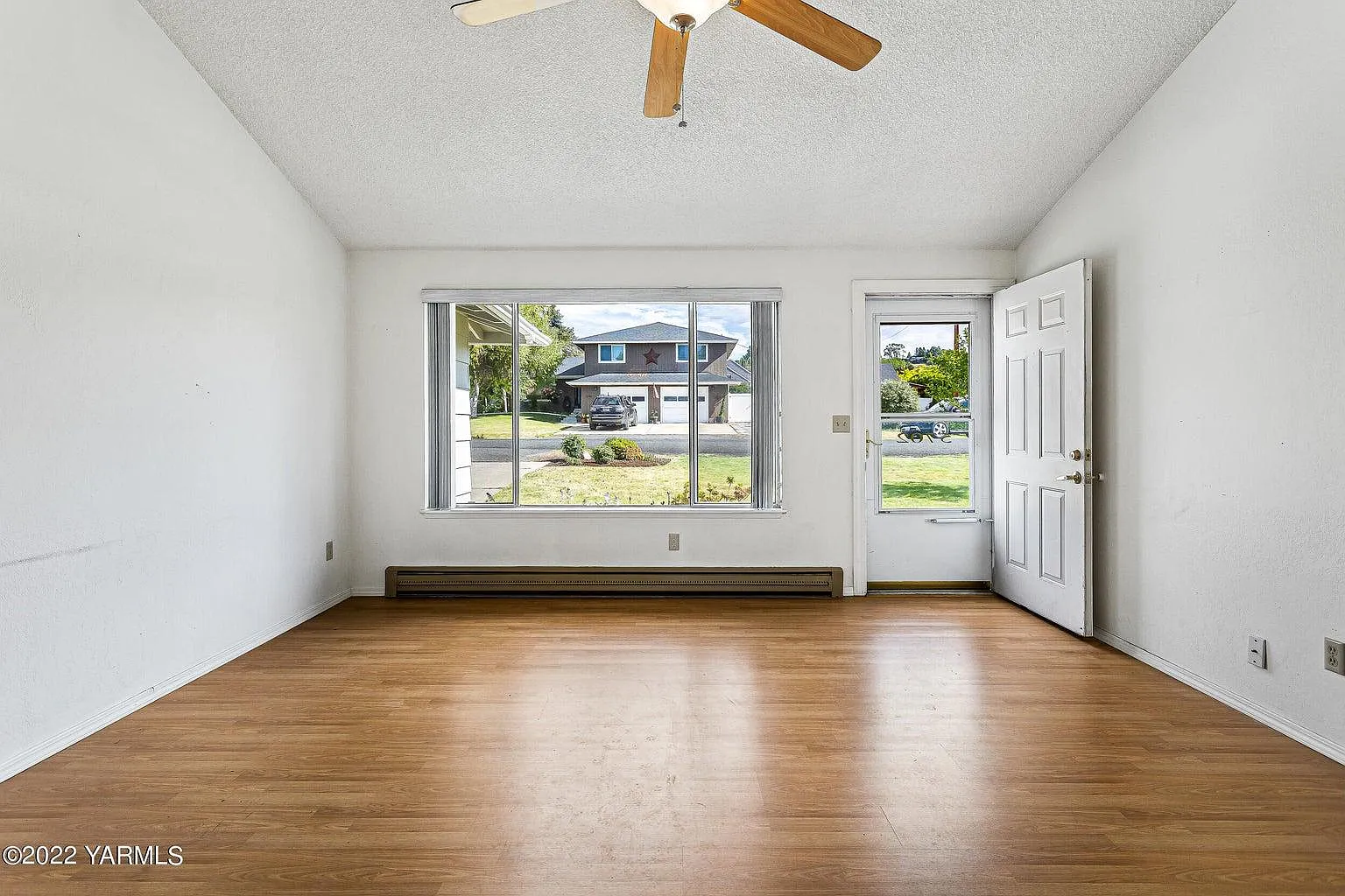 3 bed, 1252 sqft, $2,000 — Photo 3