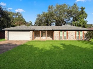 1809 N Valderas St, Angleton, TX 77515
