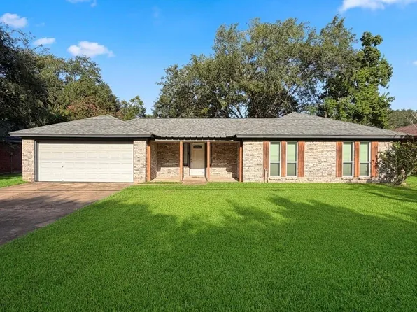 1809 N Valderas St, Angleton, TX 77515