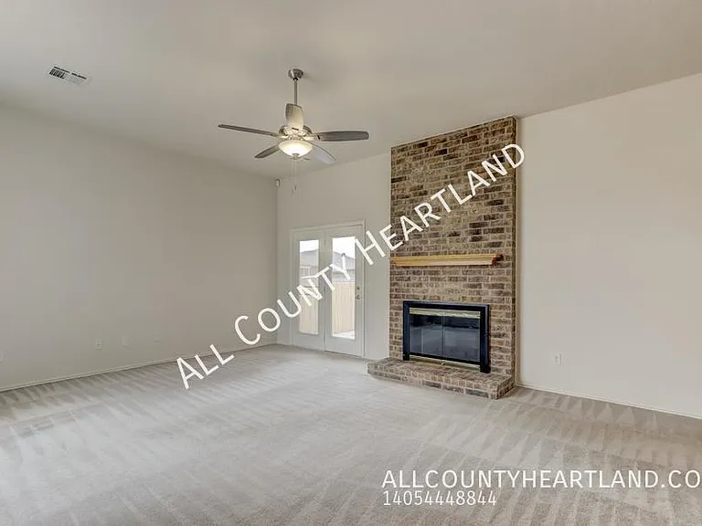 12412 SW 11th St — Photo 4