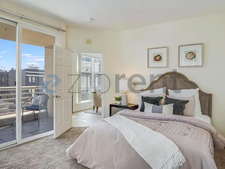 851 Van Ness Ave #306 — Photo 15