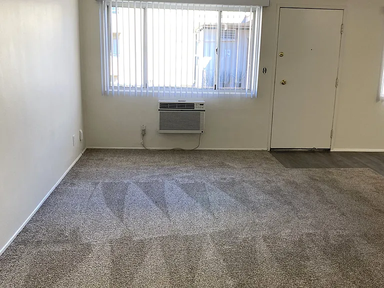 Grismer Cove Apartments — Photo 27