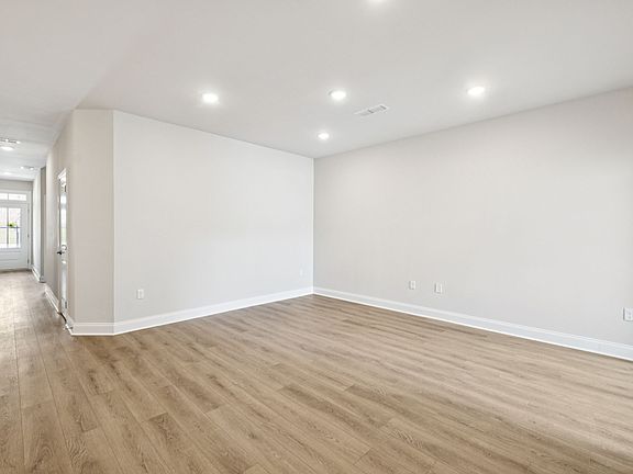 Stewart s Glen 55 Community - Hickory Interior Image 4