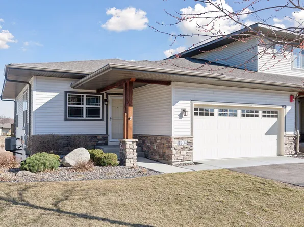 1204 Vernon Dr, Carver, MN 55315