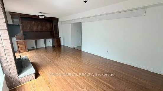 465 Hounslow Ave — Photo 10