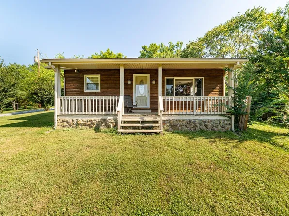 1550 Main St, Altavista, VA 24517