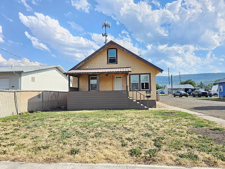 1802 Cove Ave — Photo 1