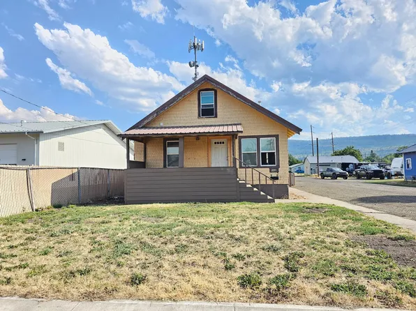 1802 Cove Ave, La Grande, OR 97850