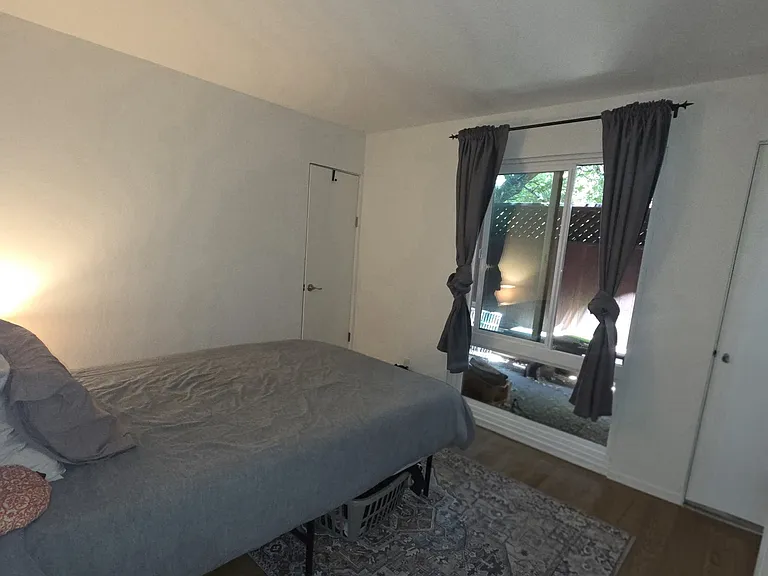 2319 Carleton St #B — Photo 7