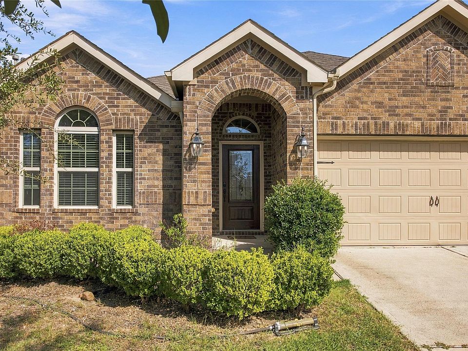 1st image of 2229 Maple Point Dr N