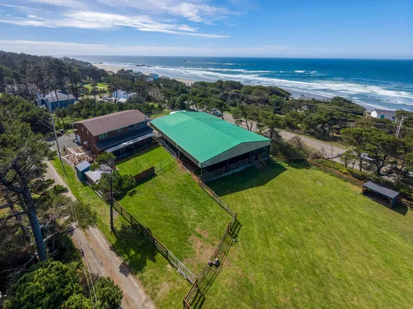 11880 NW Mallard St, Seal Rock, OR 97376