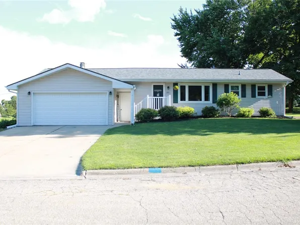 211 Queen Ann Ct, Baxter, IA 50028