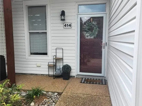 414 Persimmon Dr, Yorktown, VA 23693