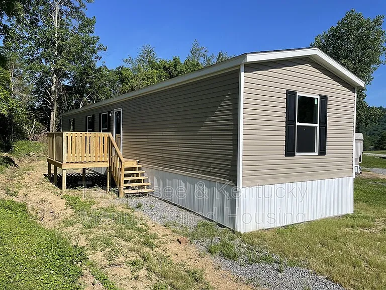 218 Eller Dr — Photo 1