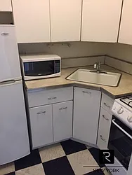 Rented by R New York