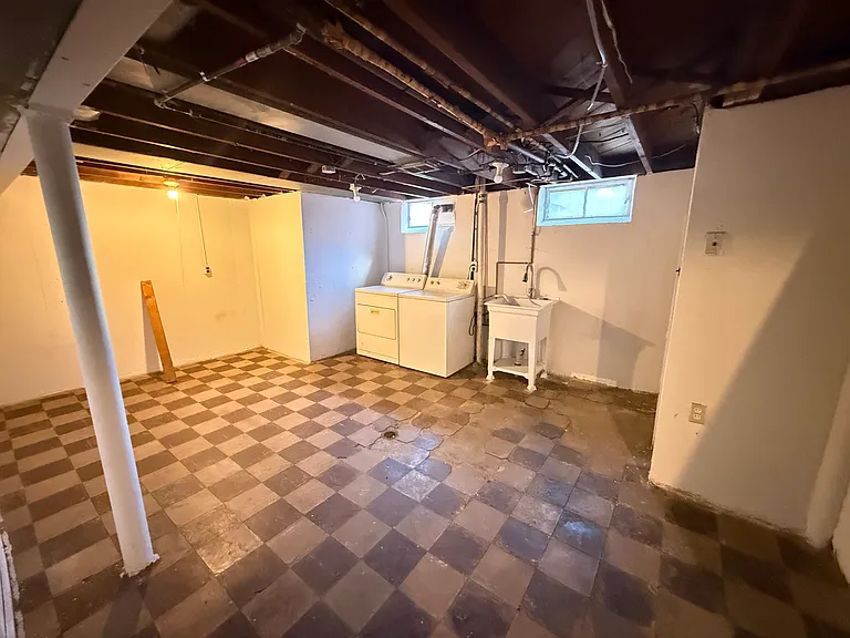 12925 Callender St — Photo 10