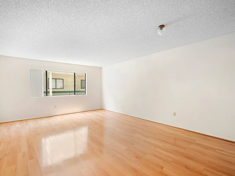 1004 E Garfield Ave #3 — Photo 17