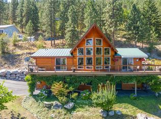 11 Cougar Crossing Ln, Chelan, WA 98816