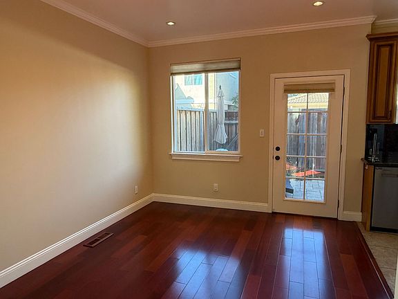 4th image of 122 Shelley Ave