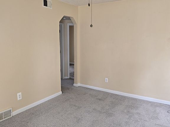 5th image of 13360 Helen Ave