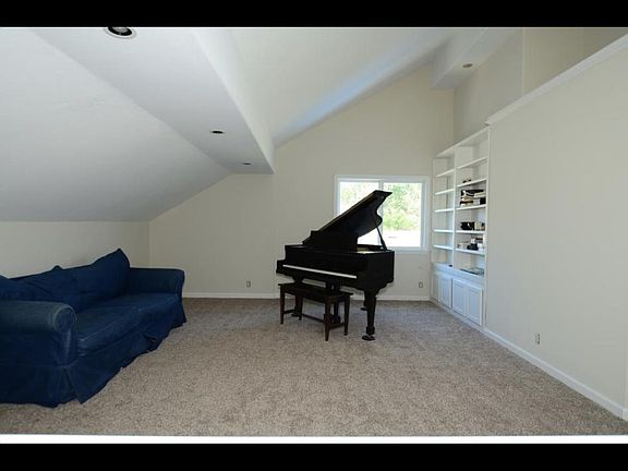 5th image of 365 Sposito Cir
