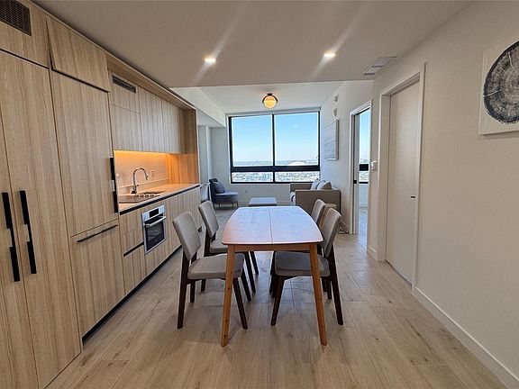 4th image of 225 N Miami Avenue #3604