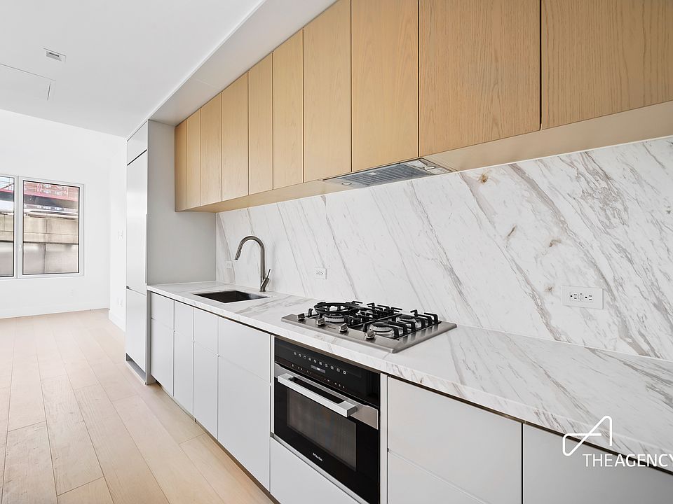1st image of 208 Delancey St #3I