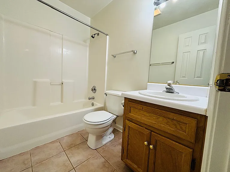 715 E Main St — Photo 15