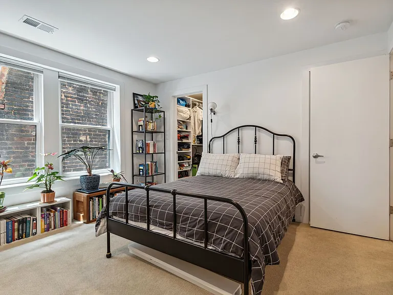 732 Lamont St NW #202 — Photo 12